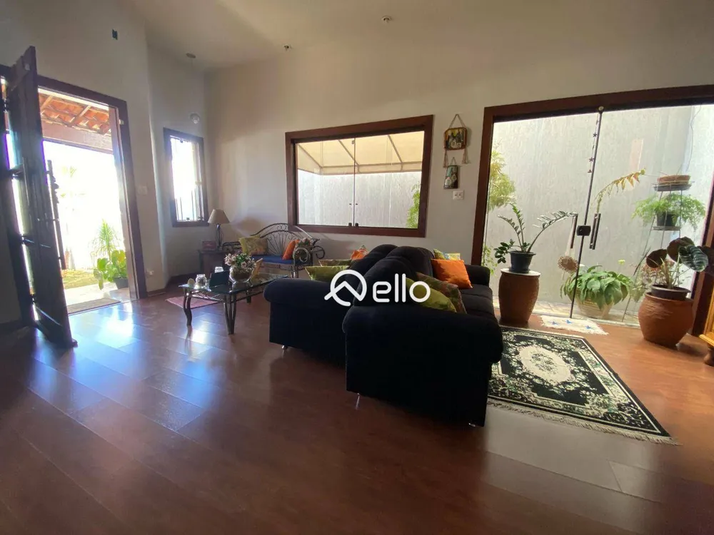 Casa, 3 quartos, 225 m² - Foto 2