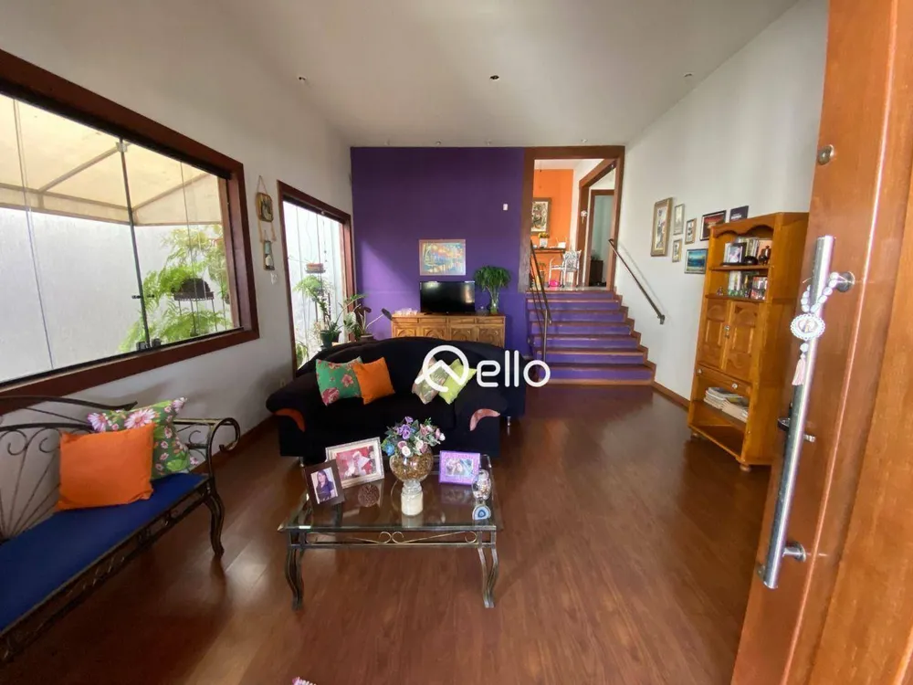 Casa, 3 quartos, 225 m² - Foto 1