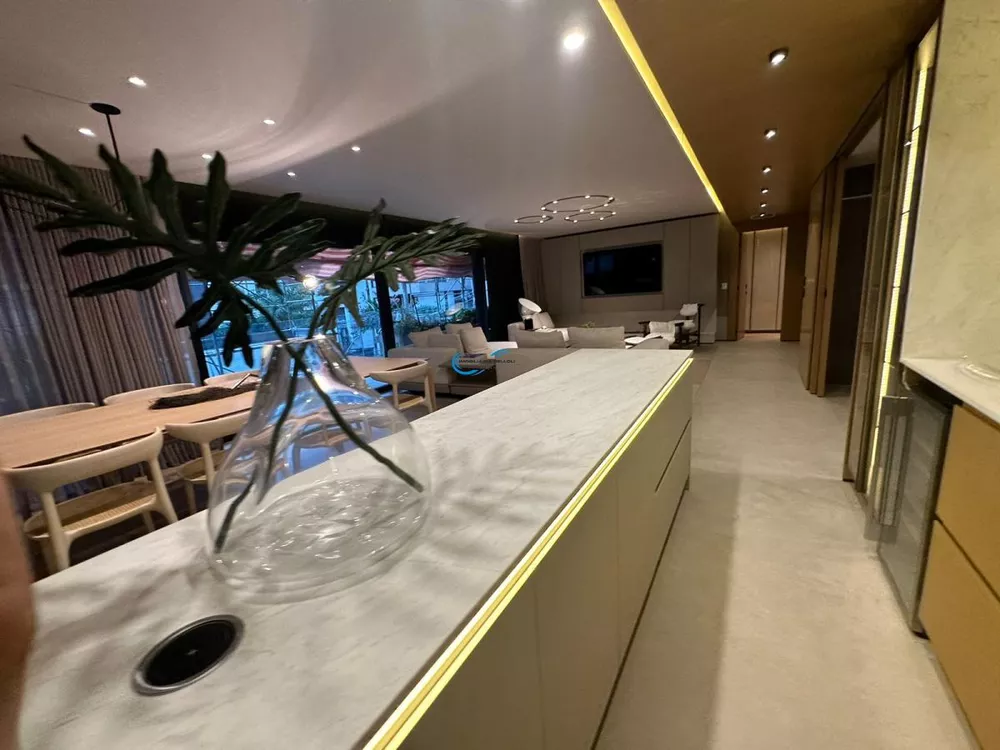 Apartamento, 3 quartos, 233 m² - Foto 2