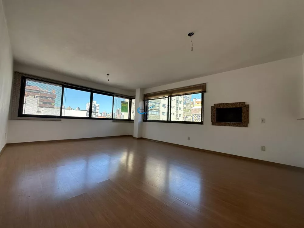 Apartamento à venda com 3 quartos, 107m² - Foto 3