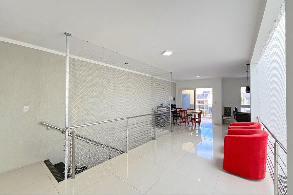 Casa à venda com 3 quartos, 210m² - Foto 4