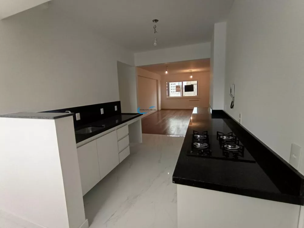 Apartamento para alugar com 3 quartos, 112m² - Foto 3