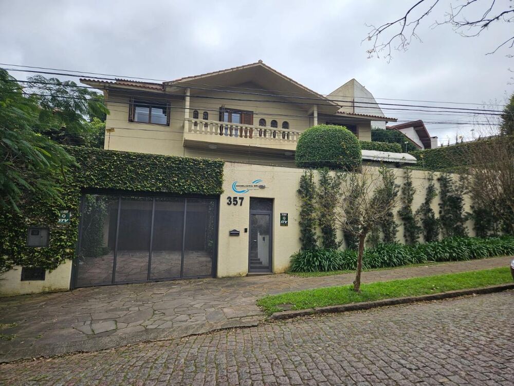 Casa à venda com 4 quartos, 640m² - Foto 1