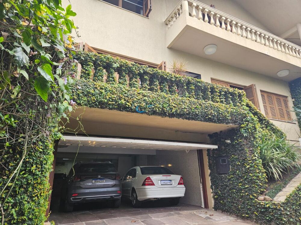 Casa à venda com 4 quartos, 640m² - Foto 2