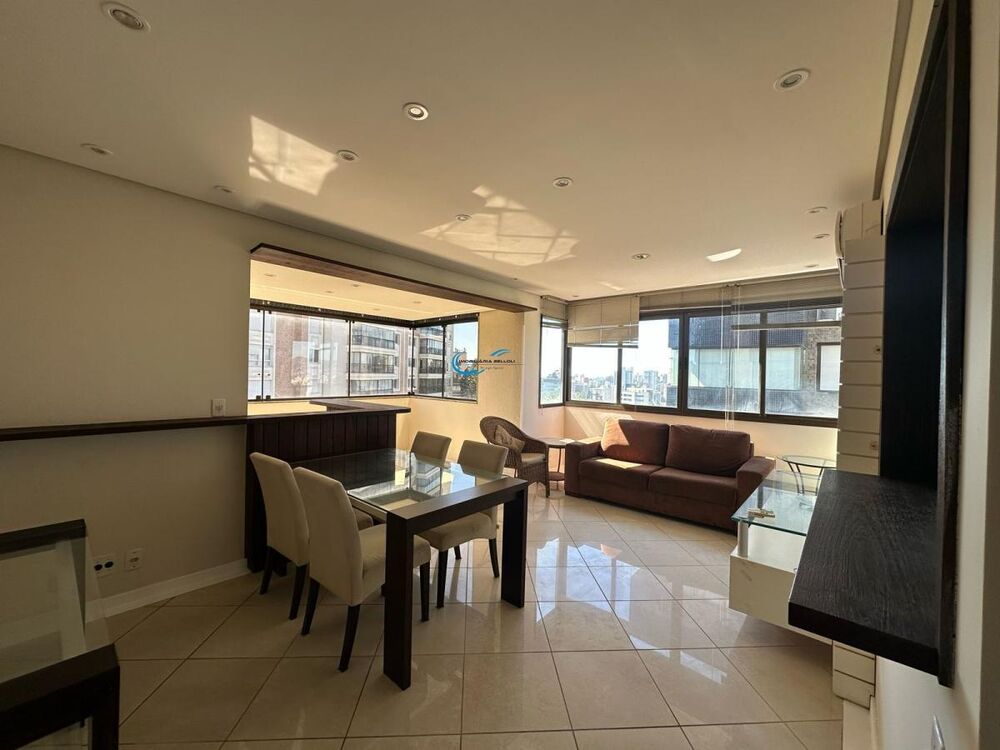 Apartamento à venda com 2 quartos, 84m² - Foto 3