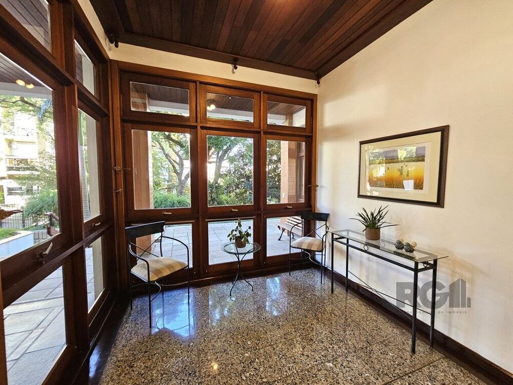 Apartamento à venda com 3 quartos, 167m² - Foto 2