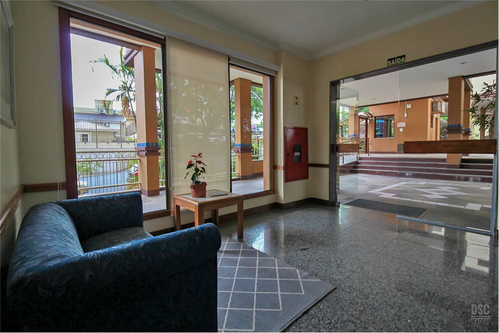 Apartamento à venda com 3 quartos, 98m² - Foto 1