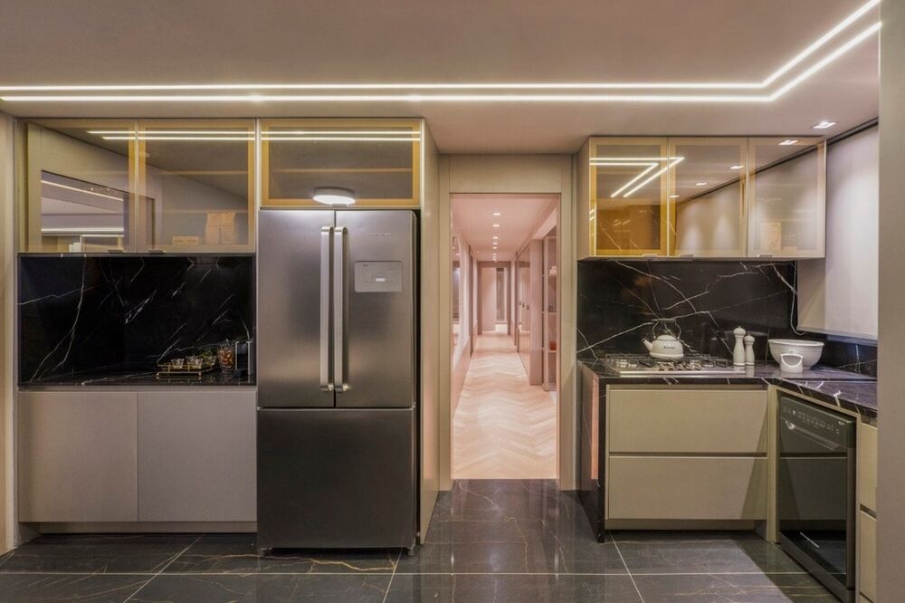 Apartamento à venda com 3 quartos, 286m² - Foto 2