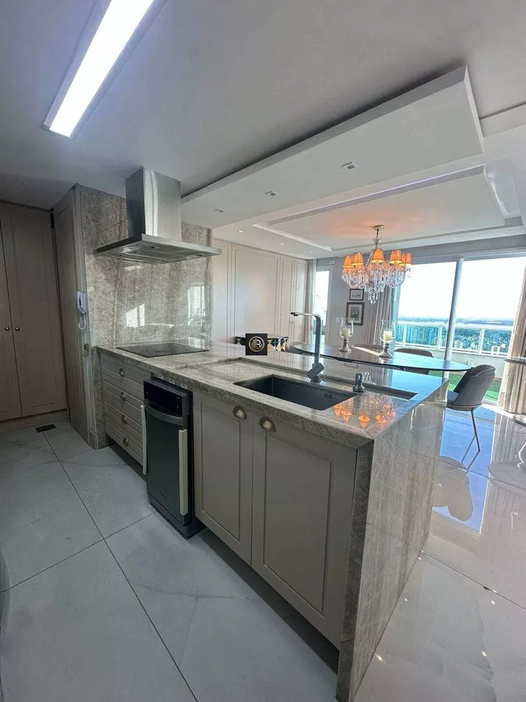 Cobertura, 3 quartos, 216 m² - Foto 1