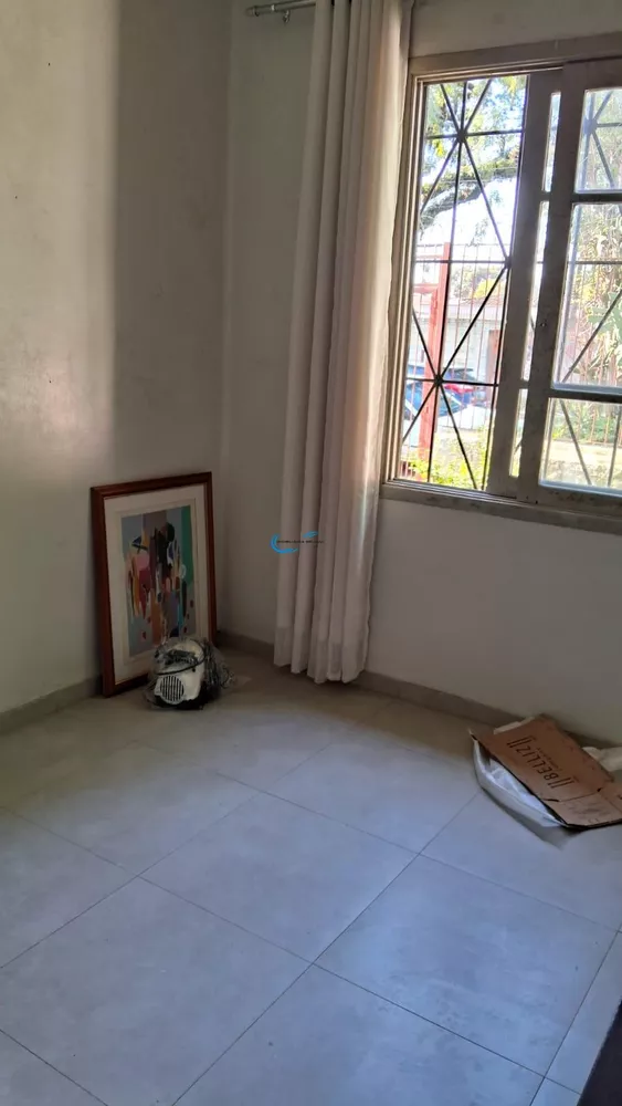 Casa à venda com 3 quartos, 300m² - Foto 4