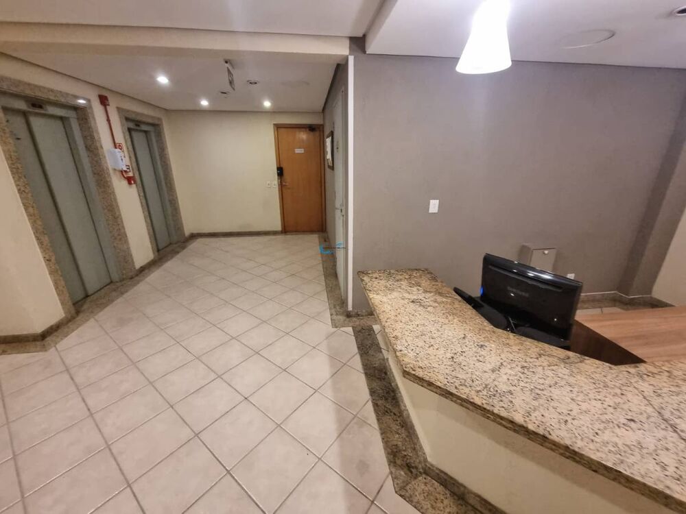 Apartamento à venda com 2 quartos, 80m² - Foto 2