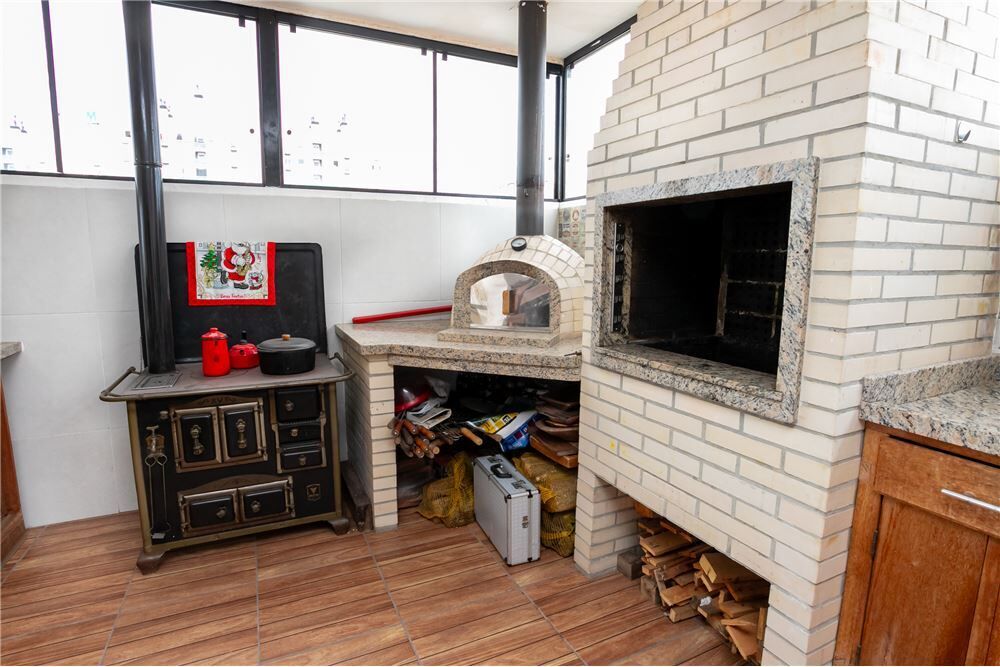 Cobertura à venda com 4 quartos, 260m² - Foto 4