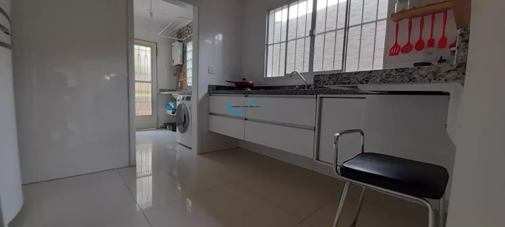 Casa à venda com 3 quartos, 148m² - Foto 2