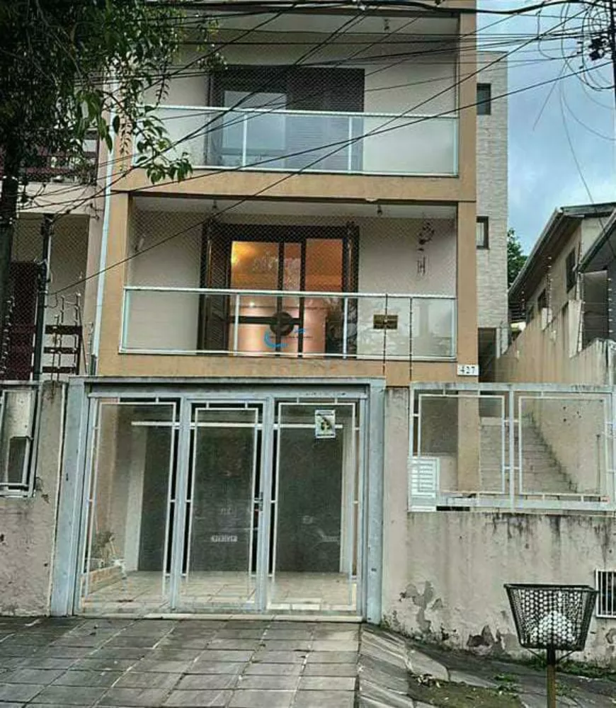 Casa para alugar com 3 quartos, 300m² - Foto 1