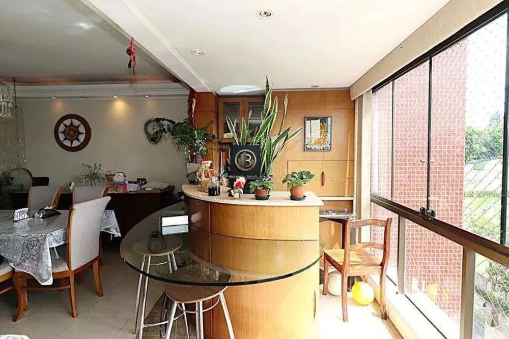 Apartamento, 3 quartos, 138 m² - Foto 2