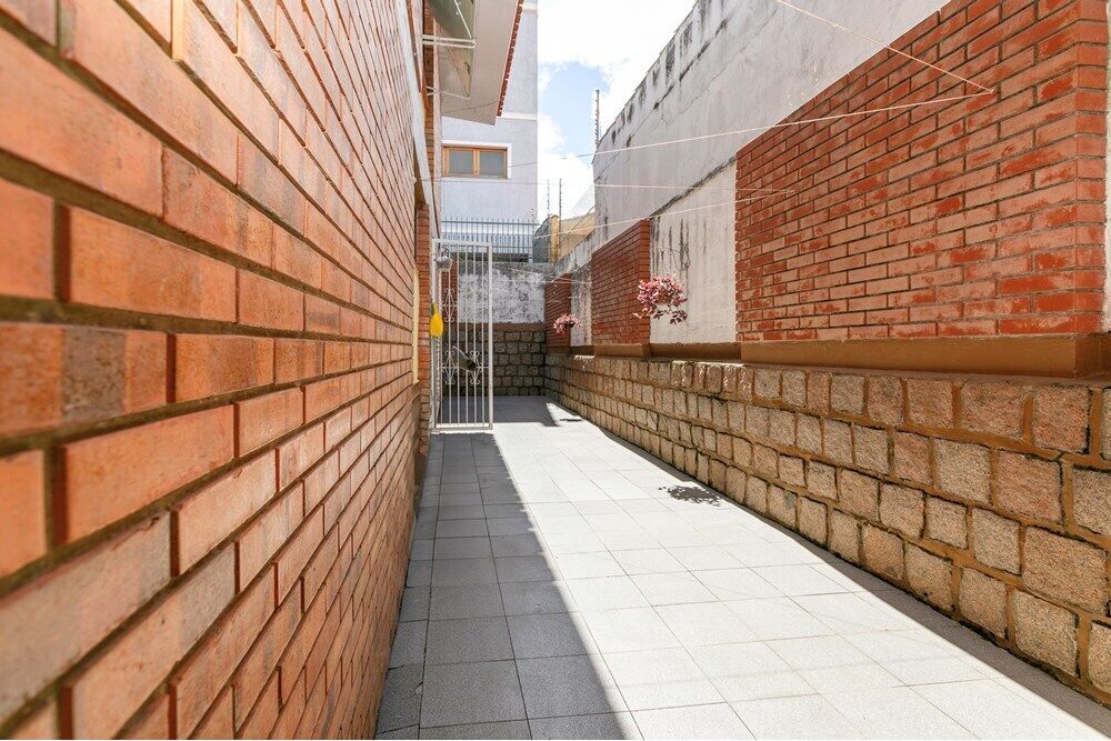Casa à venda com 3 quartos, 214m² - Foto 3