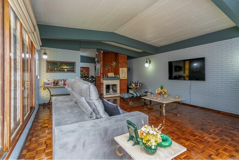 Casa à venda com 3 quartos, 214m² - Foto 4