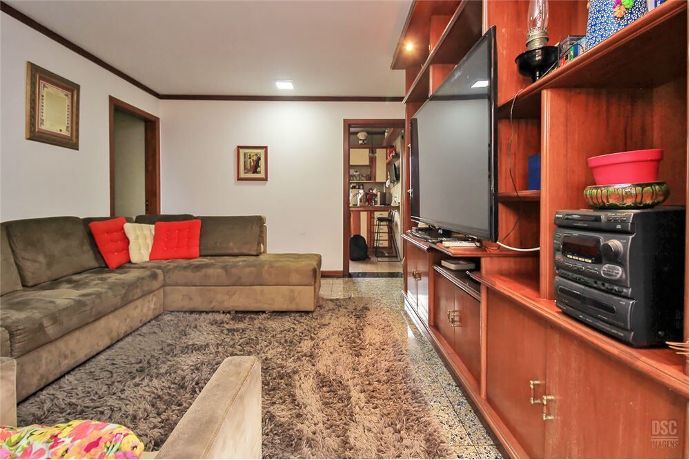 Apartamento à venda com 4 quartos, 217m² - Foto 4