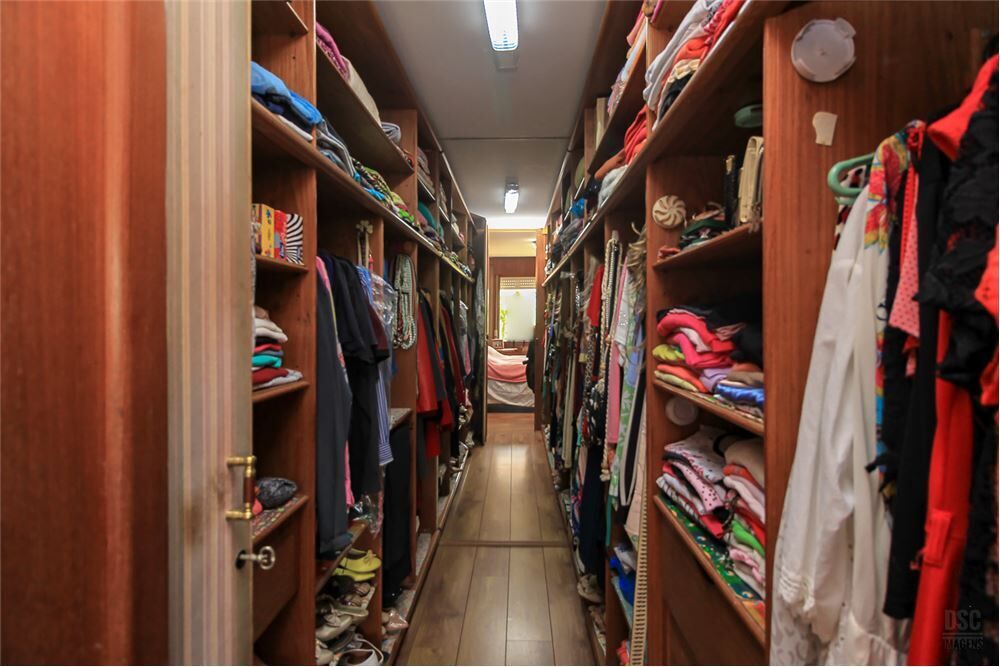 Apartamento à venda com 4 quartos, 217m² - Foto 9