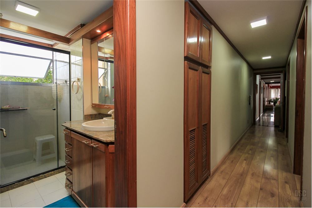 Apartamento à venda com 4 quartos, 217m² - Foto 5