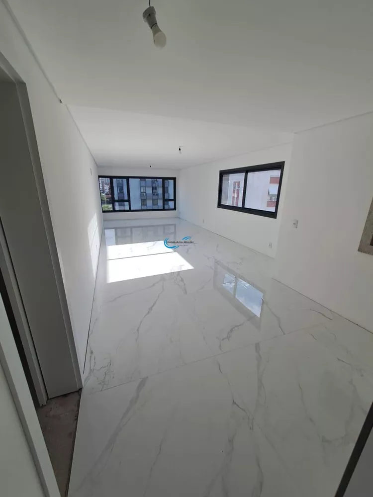 Apartamento à venda com 3 quartos, 124m² - Foto 4