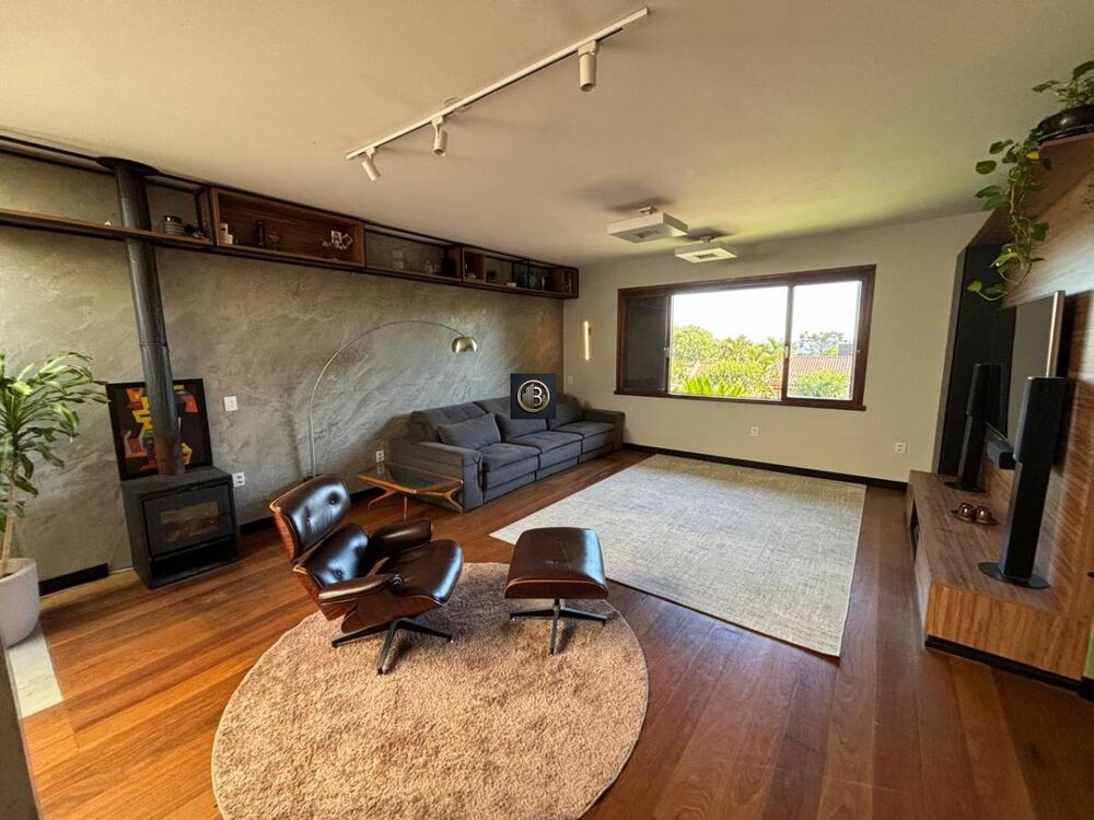 Casa à venda com 4 quartos, 390m² - Foto 2