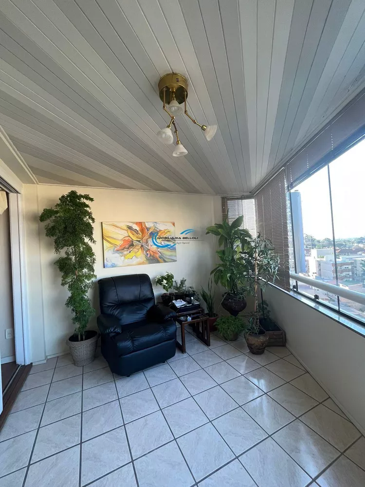 Apartamento à venda com 4 quartos, 160m² - Foto 2