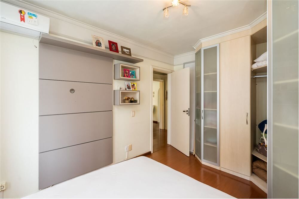 Apartamento à venda com 3 quartos, 131m² - Foto 3