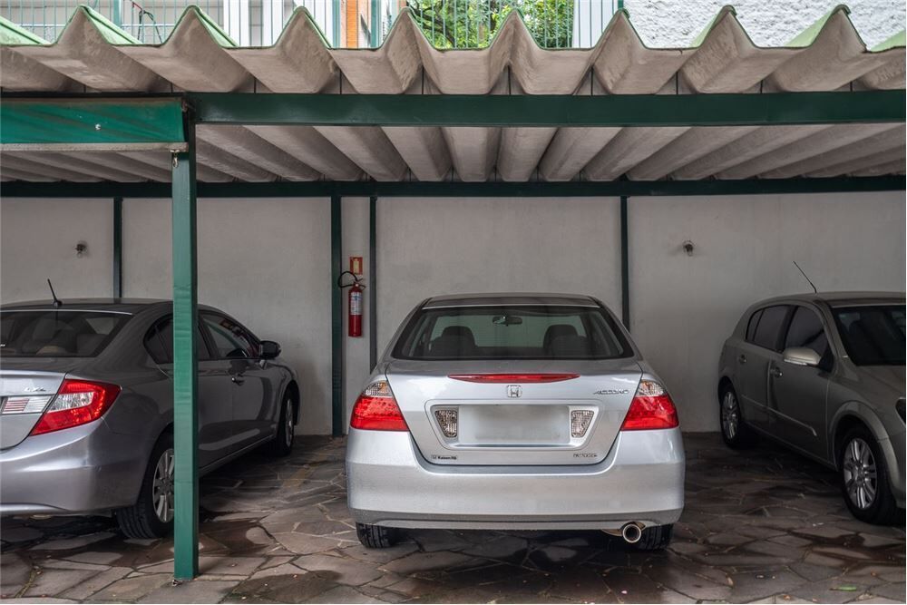 Apartamento à venda com 3 quartos, 131m² - Foto 2