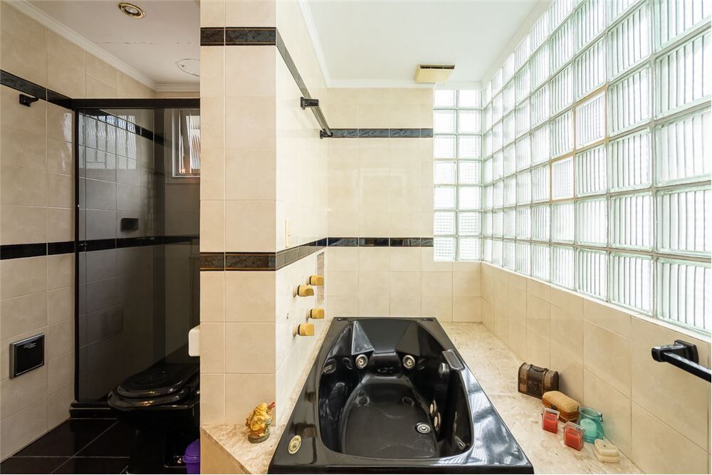 Apartamento à venda com 3 quartos, 131m² - Foto 4