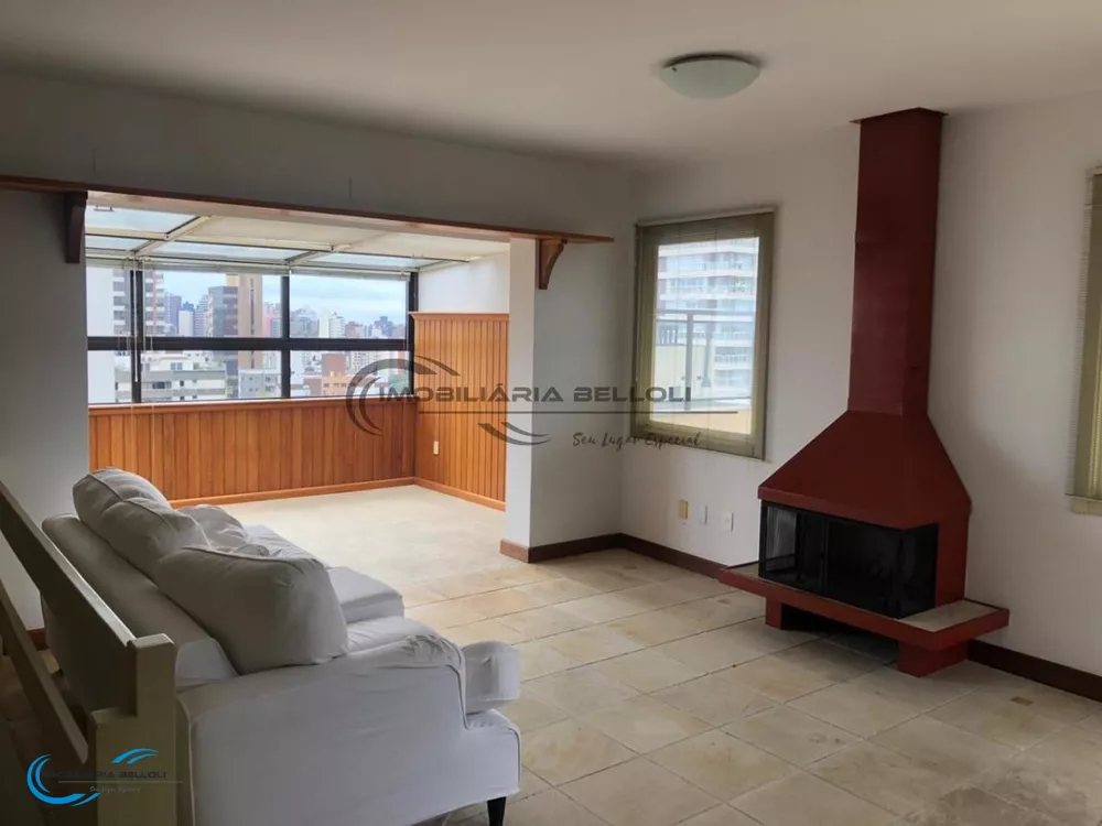 Apartamento à venda com 3 quartos, 214m² - Foto 1