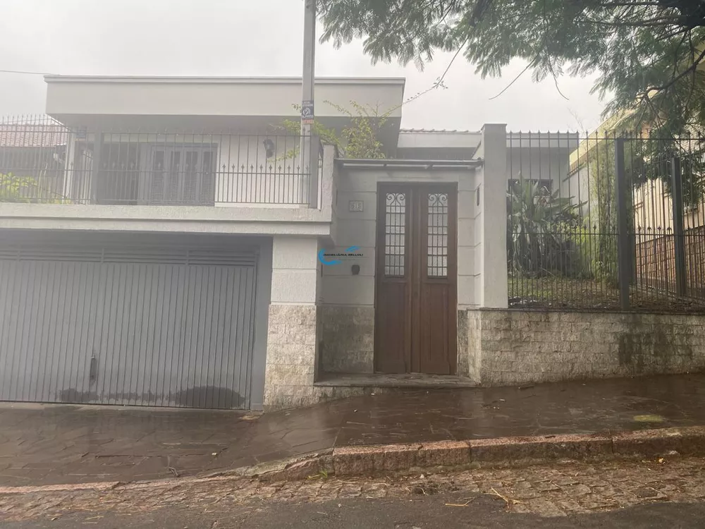 Casa à venda com 3 quartos, 300m² - Foto 2