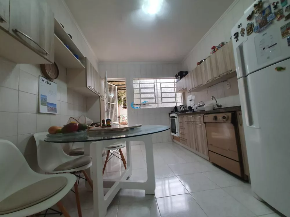 Casa, 3 quartos, 248 m² - Foto 1