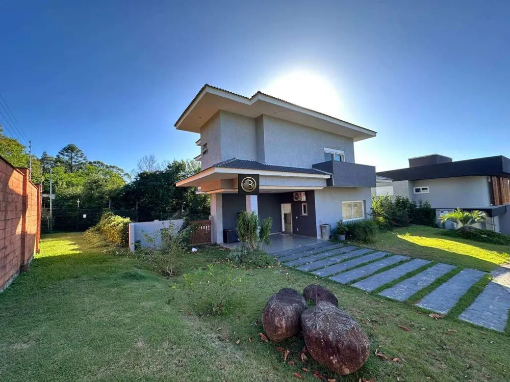 Casa, 3 quartos, 248 m² - Foto 1