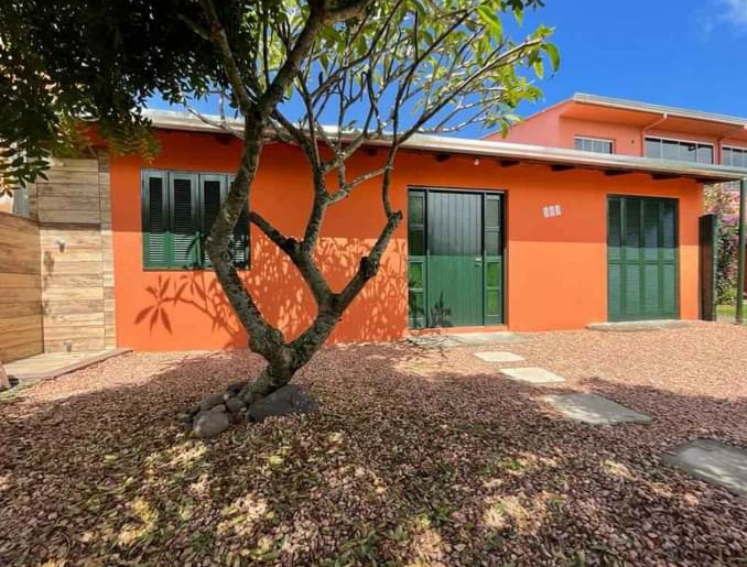 Casa à venda com 3 quartos, 110m² - Foto 1