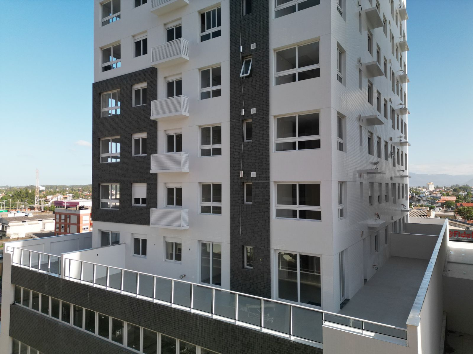 Apartamento à venda com 4 quartos, 246m² - Foto 1