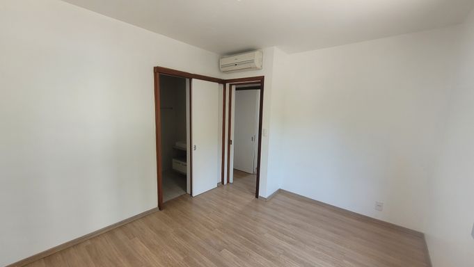 Apartamento à venda com 3 quartos, 101m² - Foto 9