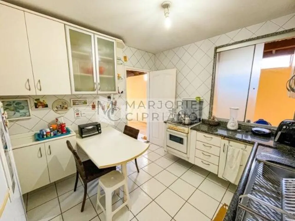 Casa, 4 quartos, 174 m² - Foto 2
