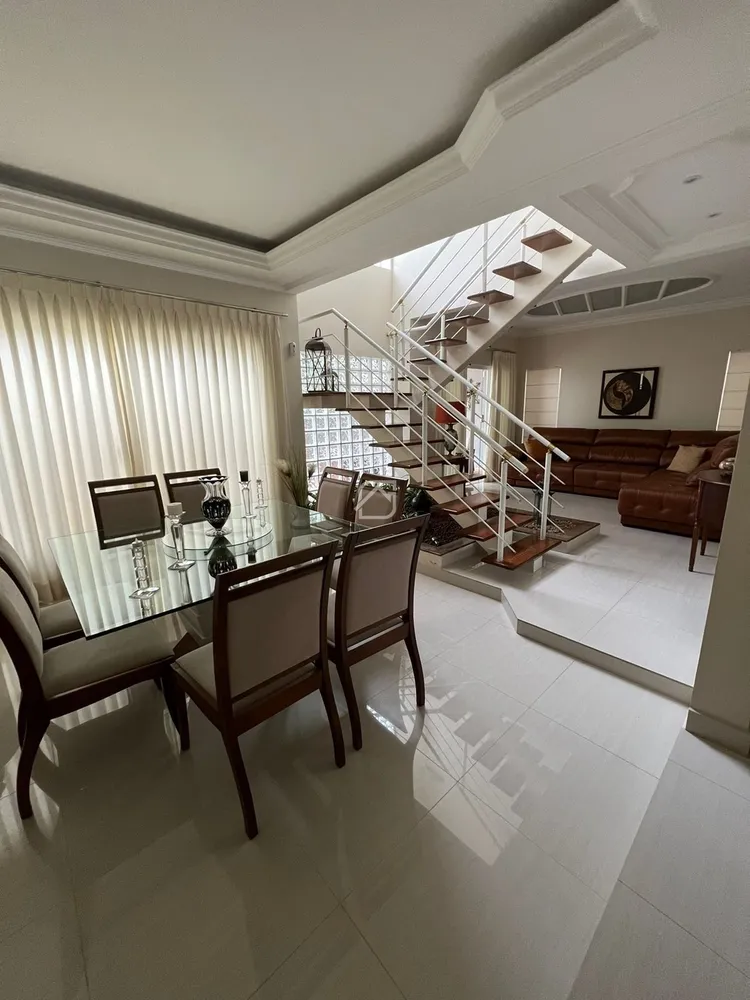 Casa, 3 quartos, 208 m² - Foto 8
