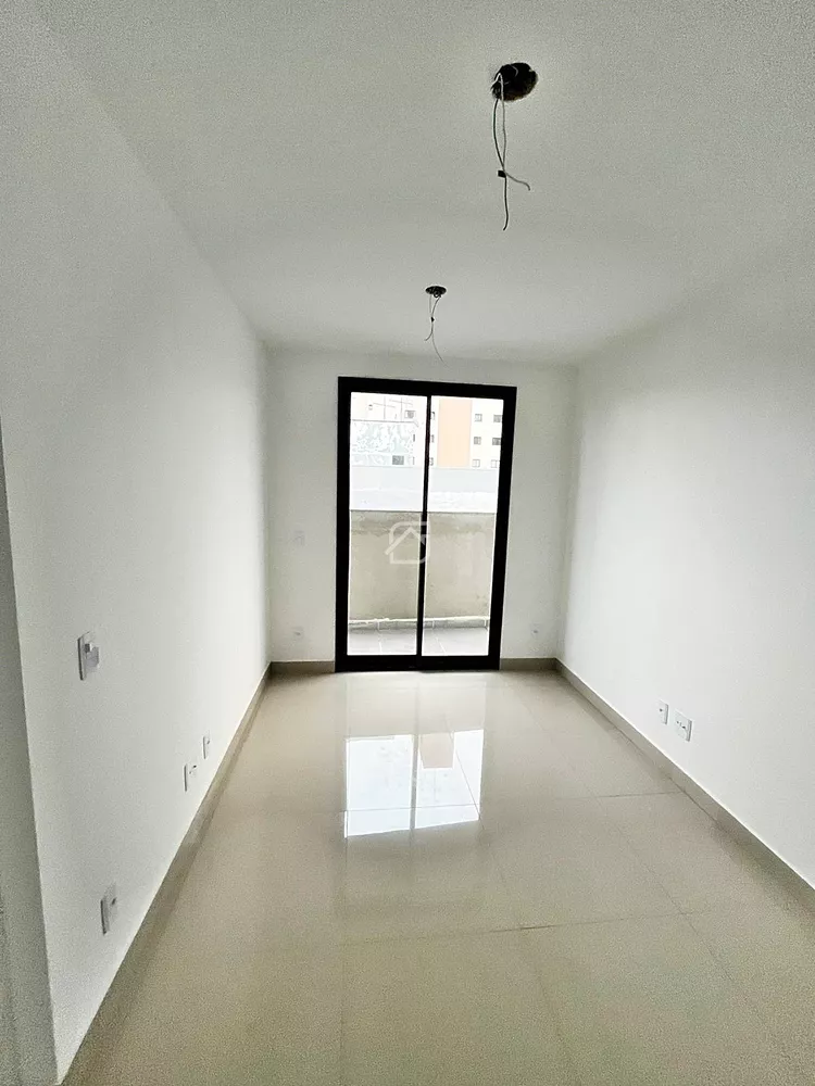 Apartamento à venda com 2 quartos, 37m² - Foto 2