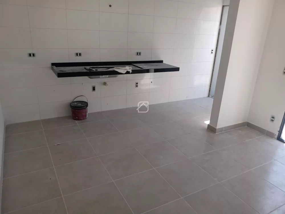 Apartamento à venda com 2 quartos, 70m² - Foto 2