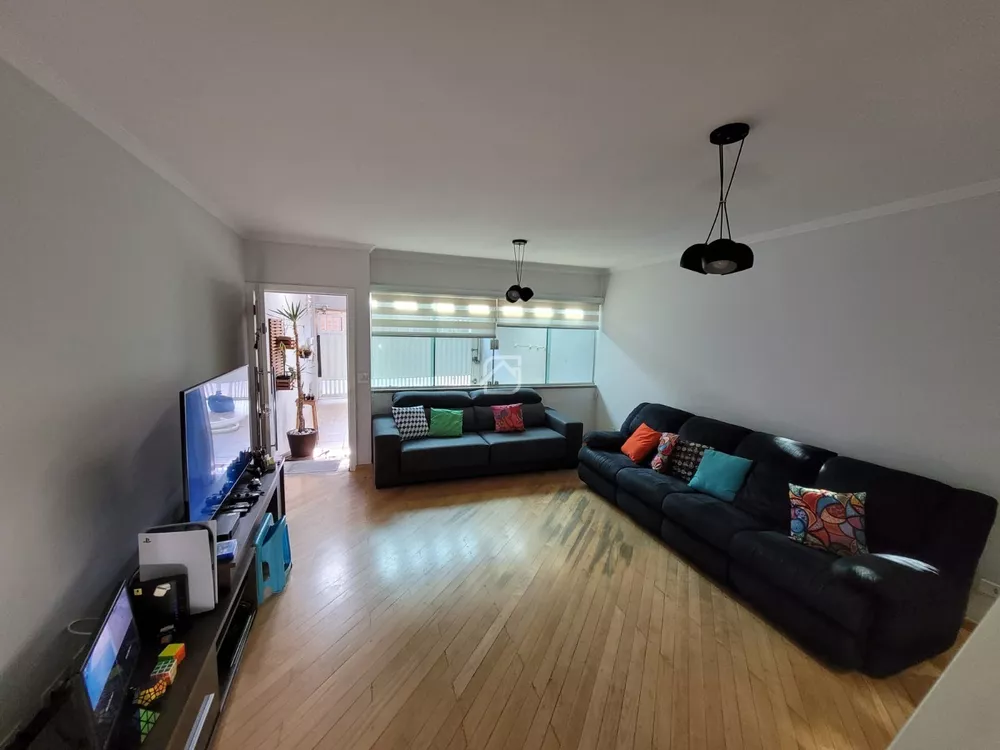 Casa à venda com 3 quartos, 173m² - Foto 1