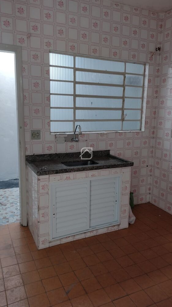 Casa para alugar com 2 quartos, 72m² - Foto 4