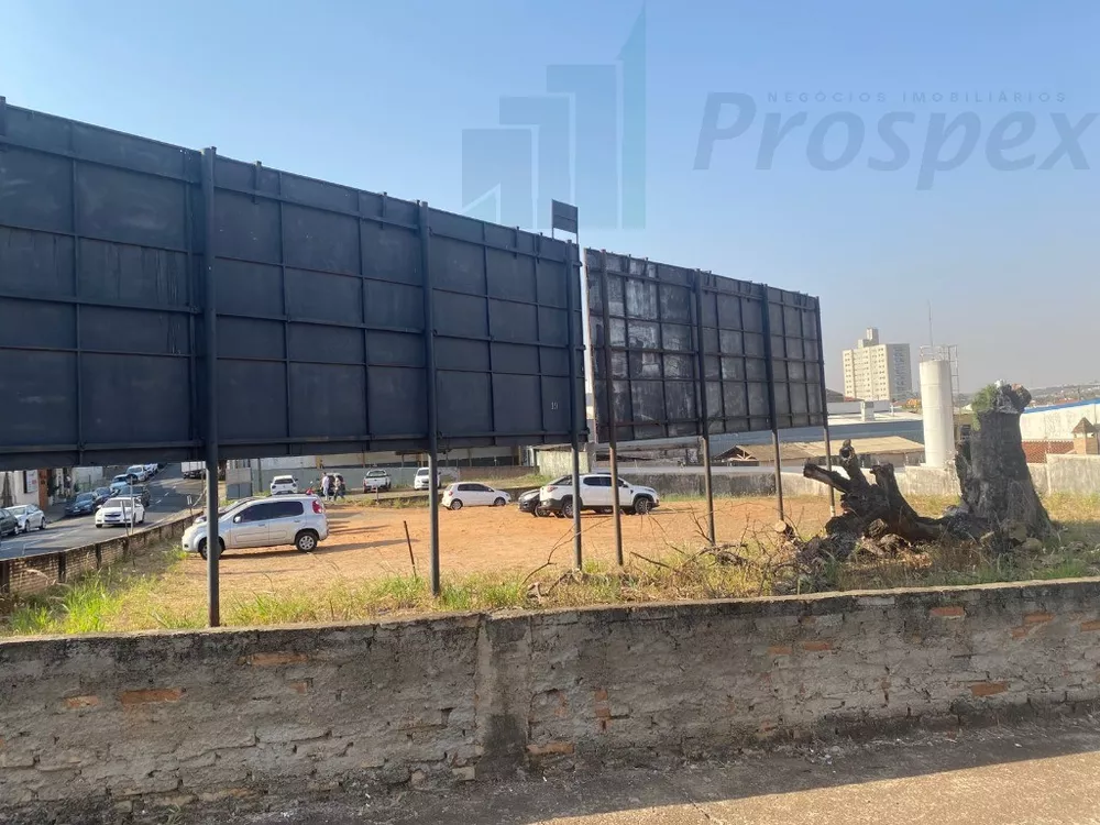 Loteamento e Condomínio, 1717 m² - Foto 1