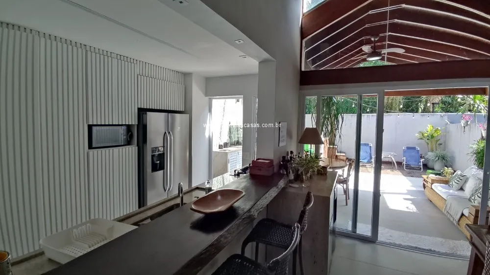 Casa, 3 quartos, 230 m² - Foto 3