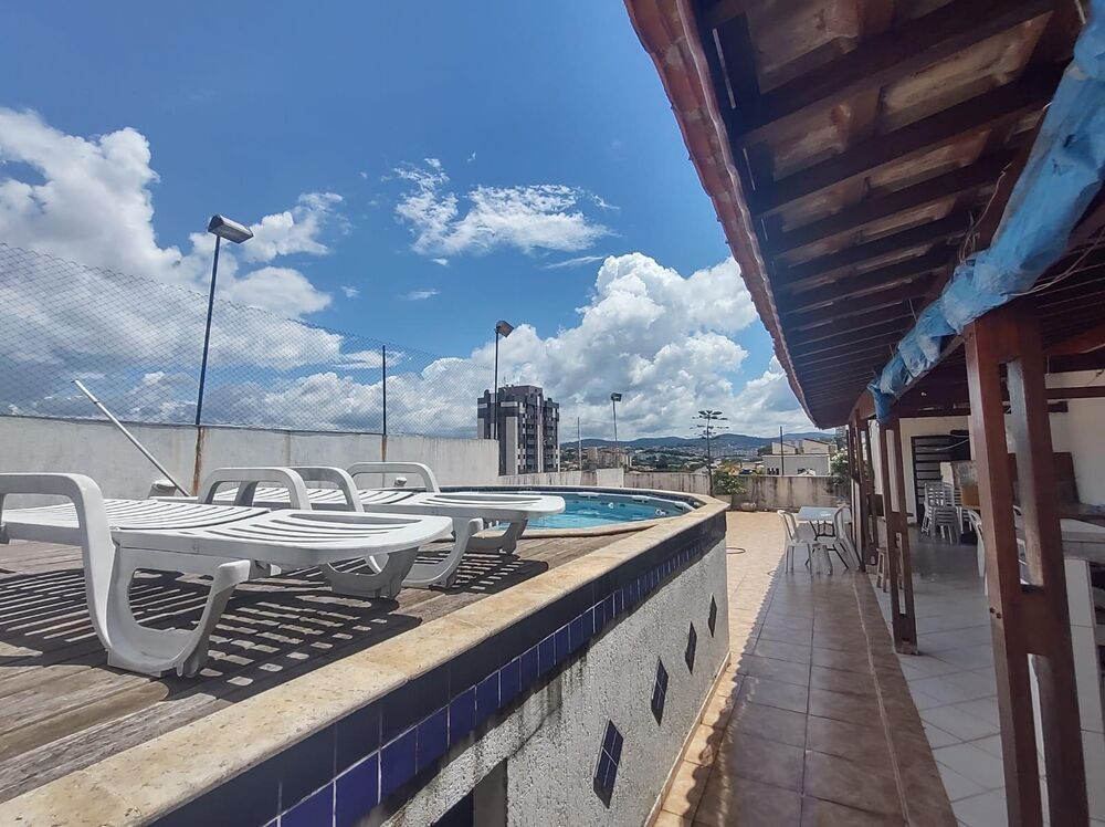 Sobrado à venda com 8 quartos, 840m² - Foto 4