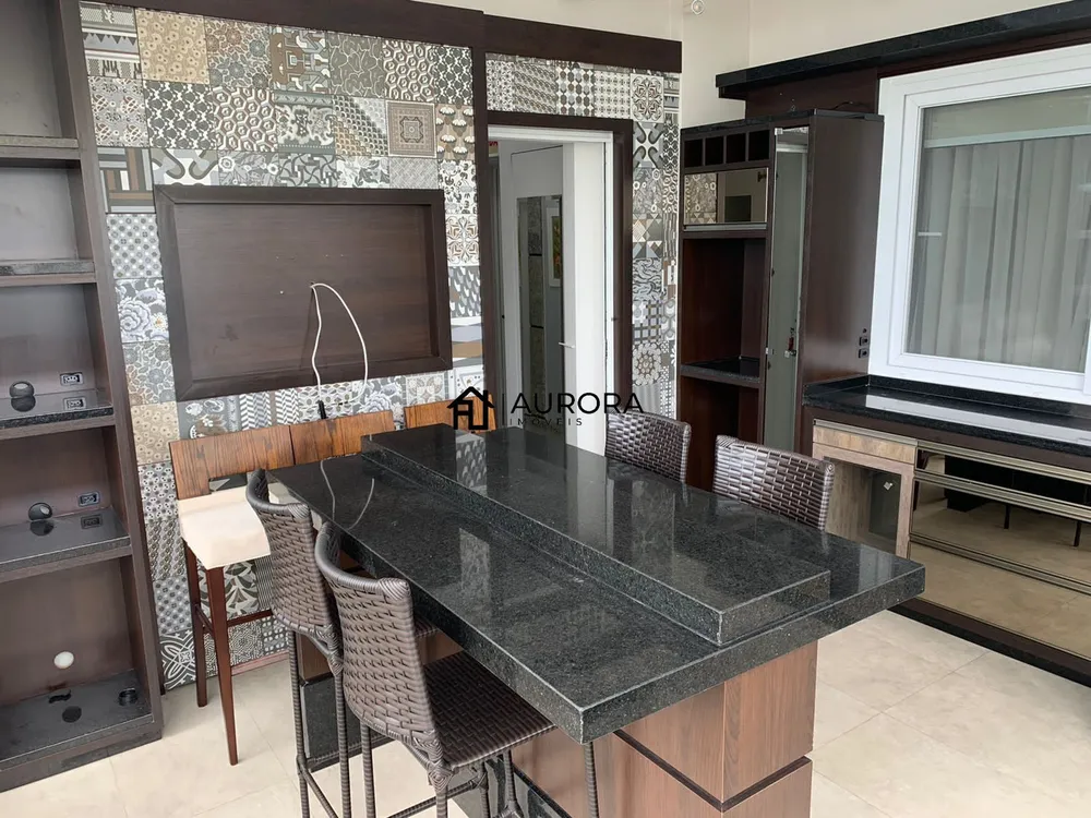 Apartamento, 3 quartos, 240 m² - Foto 1