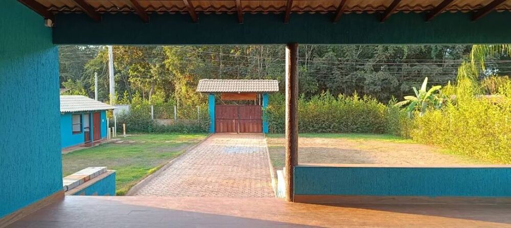 Casa de Condomínio à venda com 4 quartos, 240m² - Foto 2