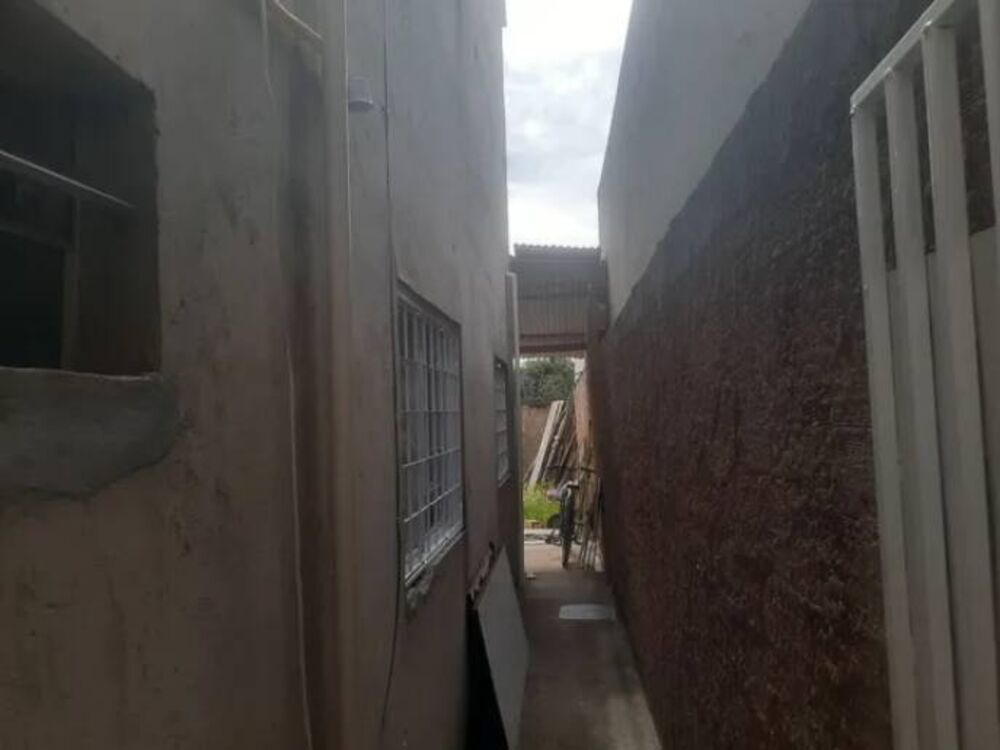 Casa à venda com 5 quartos, 140m² - Foto 11