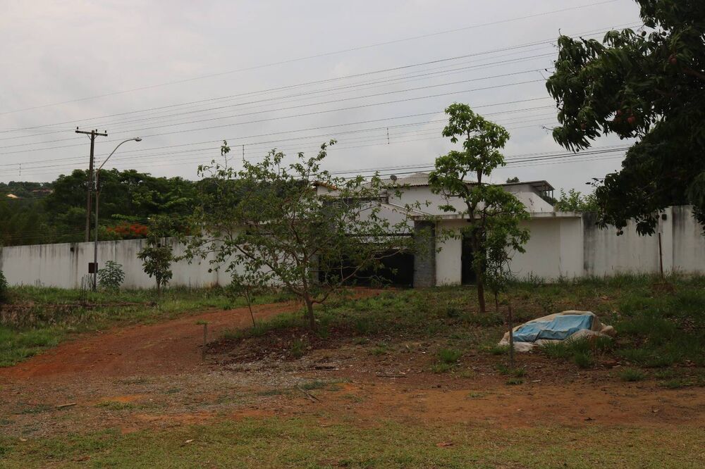 Casa à venda com 6 quartos, 230m² - Foto 2